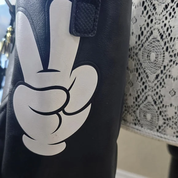 Disney Faux Leather Bioworld Mickey Mouse Satchel/Crossbody in black and white. - Picture 10 of 12